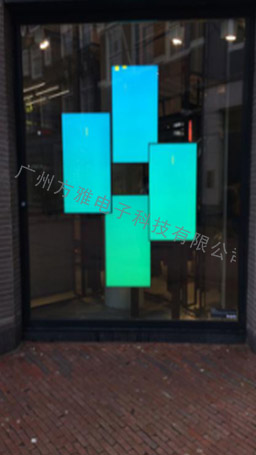 H&M橱窗显示屏
